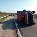 Összeütközött egy személygépkocsi és egy kisteherautó