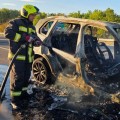 Kigyulladt egy személygépkocsi az M4-es autóúton